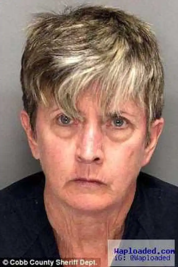 Mom is shot dead by her mother-in-law while her children were waiting in the car outside the home